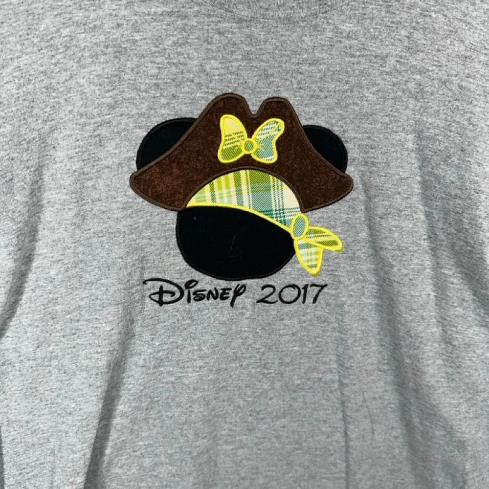 Gildenw Disney 2017 Minnie Mouse long sleeve shirt Embroidered with Minnie Mouse